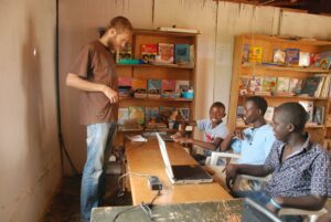 Warsztaty komputerowe w Centrum Dzieci Ulicy w Kigali